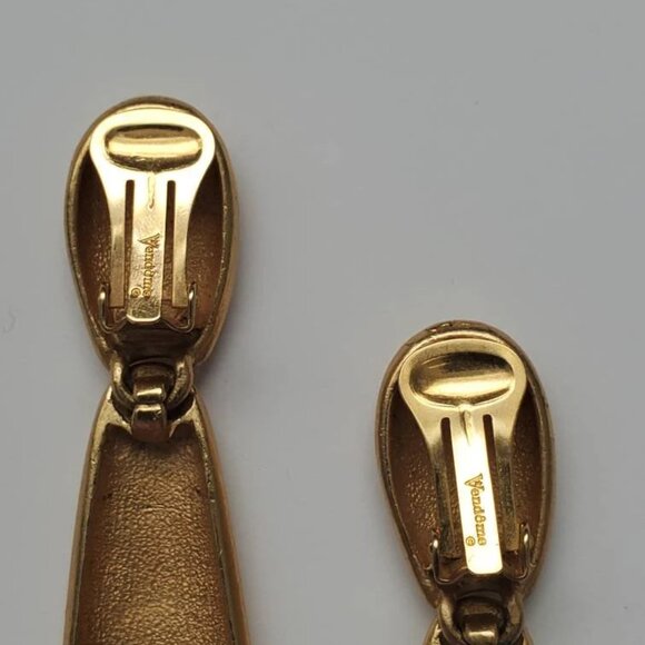 Signed Vendome Hammered Matte Gold-tone Long Clip-on Earrings - Picture 7 of 10